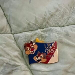 Disney USA Olympics 2004 Chip and Dale Pin